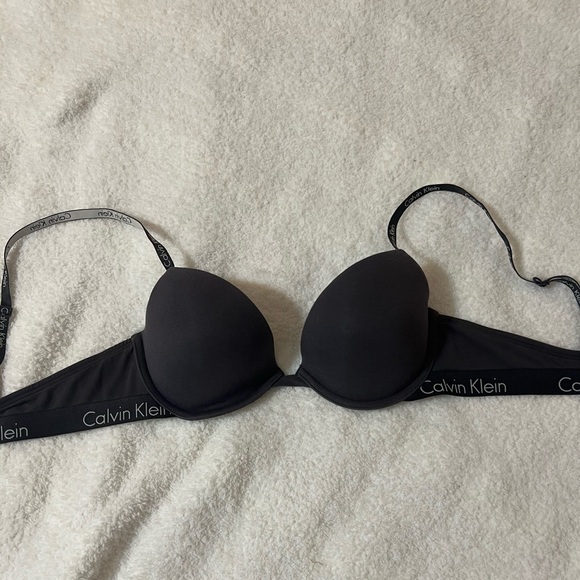 Calvin Klein grey push-up bra - Picture 2 of 5